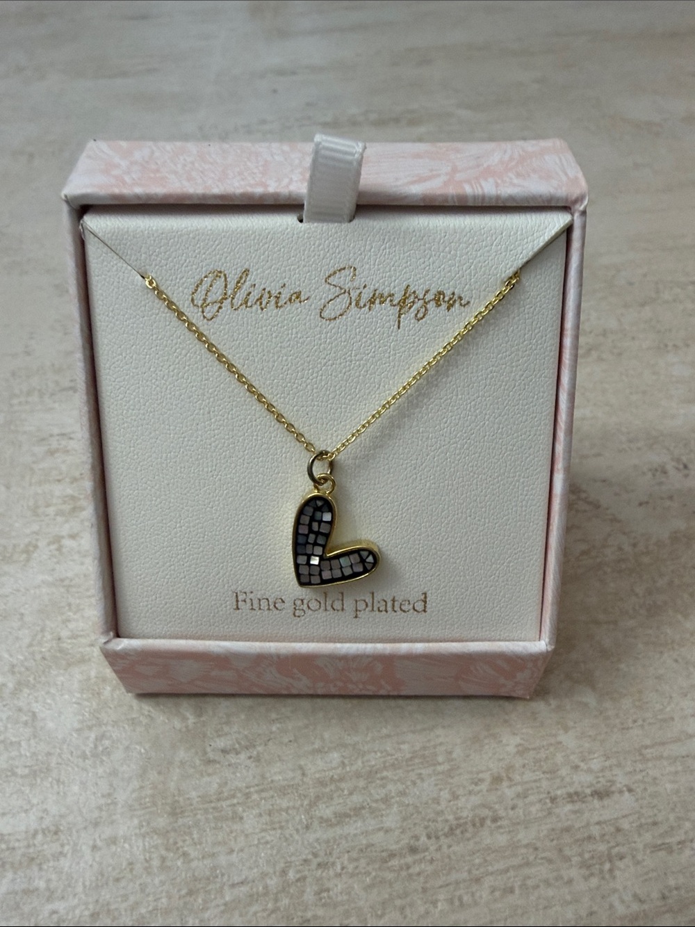 Gold-Plated Heart Mosaic Pendant Necklace - Black